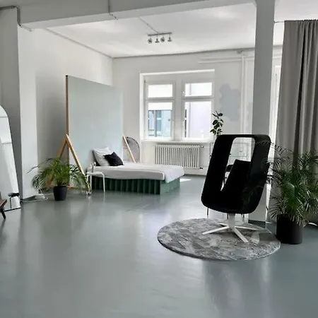 Modernes Studio Mit Loft Charakter