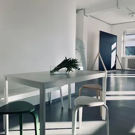 Modernes Studio Mit Loft Charakter Apartment